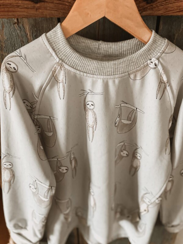 Schlumbumpel Sweater Faultier 110/116 – Bild 3