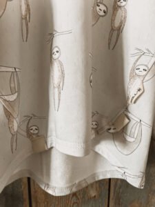 Schlumbumpel Sweater Faultier 110/116 – Bild 2