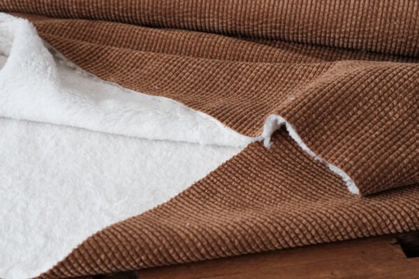 Kuschelfell-Breitcord Schokolade – Bild 2